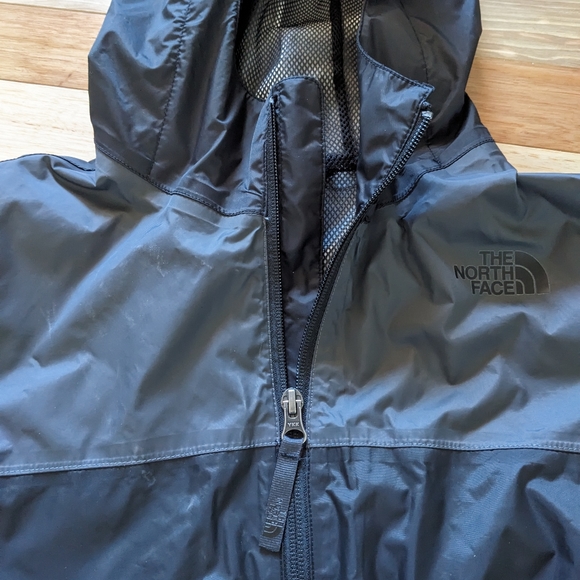 The North Face Rain Coat - Picture 4 of 12